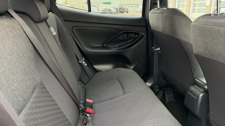 Toyota Yaris Cross 1.5 Hybrid Design 5dr CVT Hybrid Estate